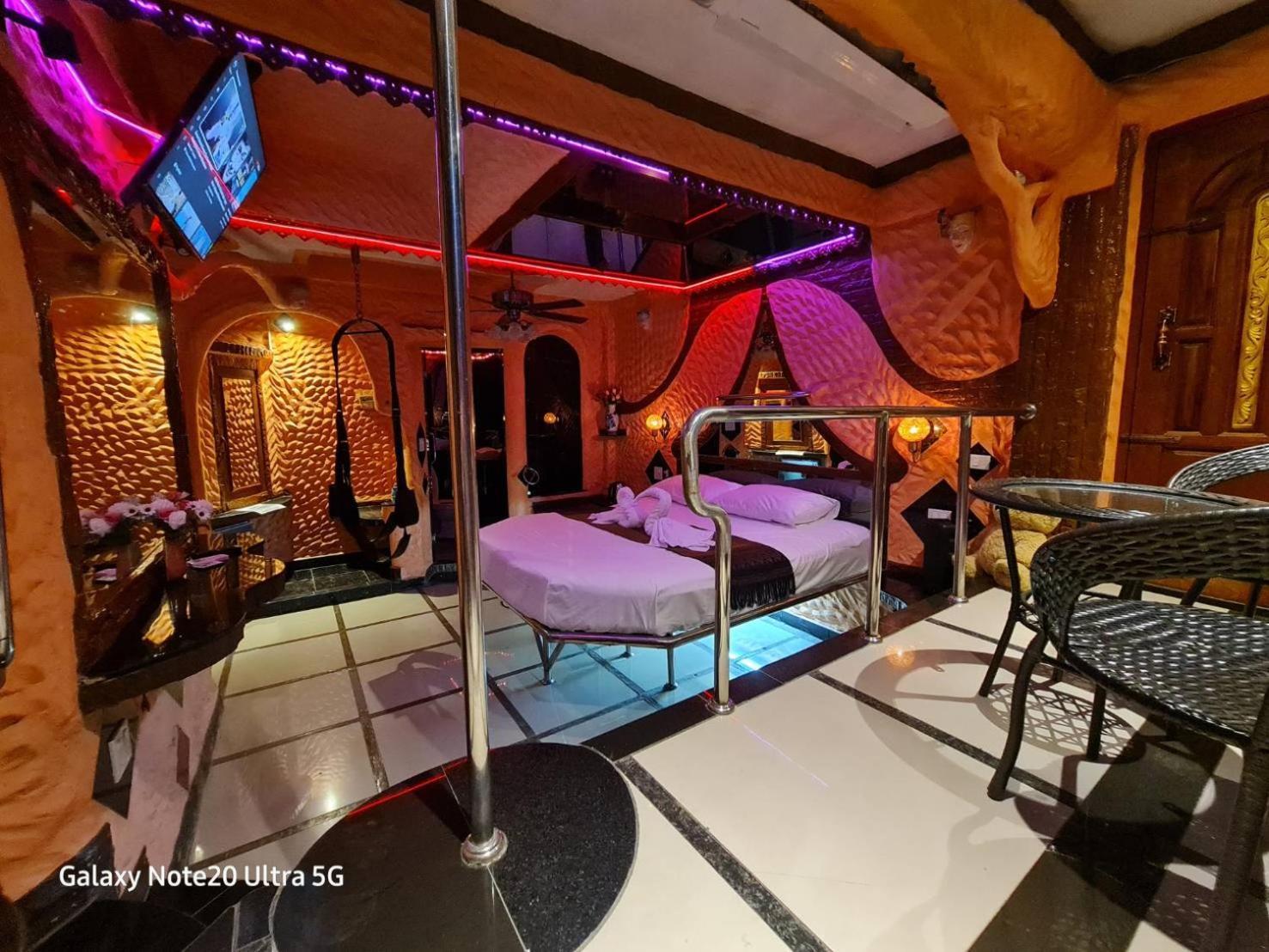 Penthouse Pattaya Hotel Exterior photo