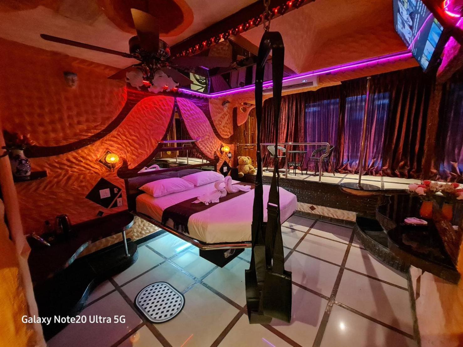 Penthouse Pattaya Hotel Exterior photo