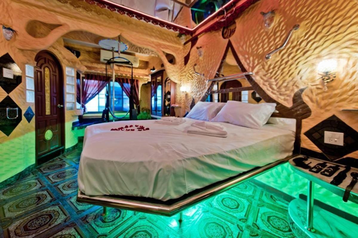 Penthouse Pattaya Hotel Exterior photo